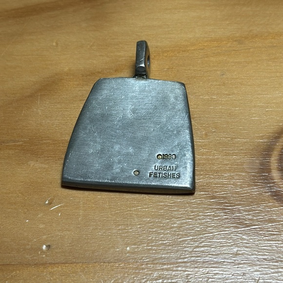 Pendant - Picture 2 of 2